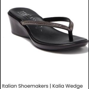 LIKE NEW Size 7 Italian Shoemakers Kalia Wedge Sandal / Flip flops